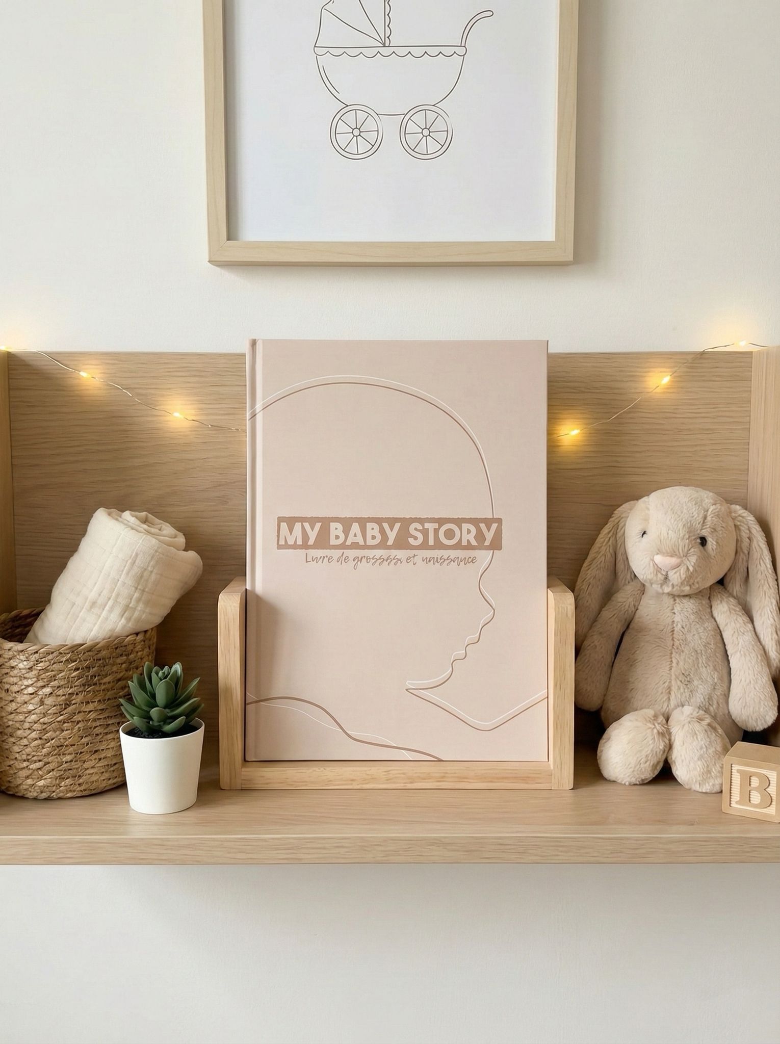 Carnet de grossesse My Baby Story beige, joli livret souvenir à remplir, parfait comme cadeau pour future maman.
